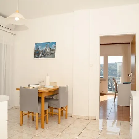 Comfort ,1bdr App With Sea View,ac,41 شقة