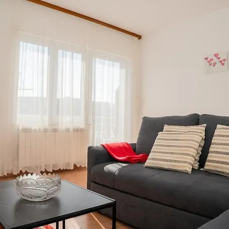 Comfort ,1bdr App With Sea View,ac,41 شقة